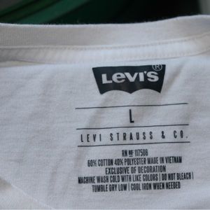 Levi T-Shirt